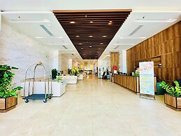 Yarra Ocean Suites Danang