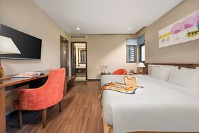 Yarra Ocean Suites Danang