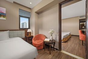 Yarra Ocean Suites Danang