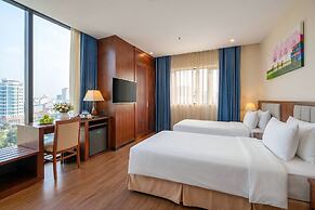Yarra Ocean Suites Danang