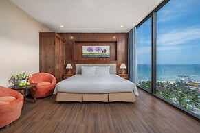 Yarra Ocean Suites Danang