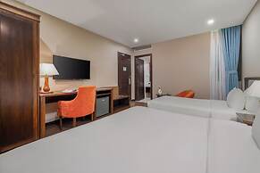 Yarra Ocean Suites Danang
