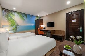 Yarra Ocean Suites Danang