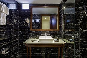 Adaline Hotel & Suite