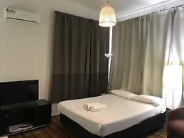Belmont Palms Motel