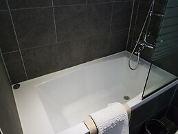 Hotel Vella Suite Suwon