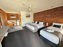 Bridge Motor Inn