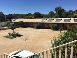 Bridge Motor Inn