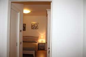 Elis' Rooms