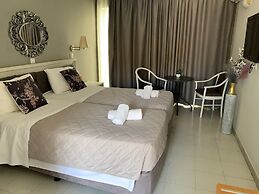 Alkyonides Hotel