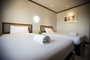 Friday Hotel
