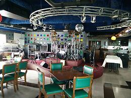 Friday Hotel