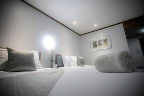 Friday Hotel