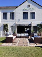 My Pond Hotel