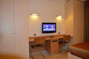 Hayali Suites