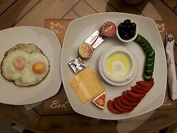 Hayali Suites