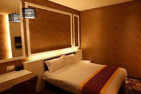Golden Valley Hotel