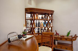 Elevate Suites