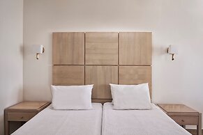 “Kiotari Miraluna Beach Resort”