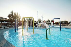 “Kiotari Miraluna Beach Resort”