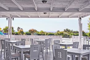 “Kiotari Miraluna Beach Resort”