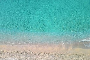 “Kiotari Miraluna Beach Resort”