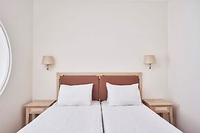 “Kiotari Miraluna Beach Resort”
