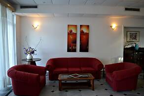 Paradise Beach Hotel