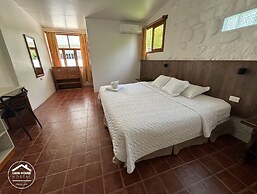 Lava House Hostal
