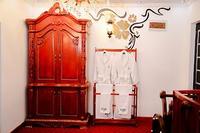 Hotel White House