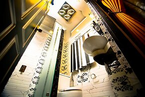 Hotel White House