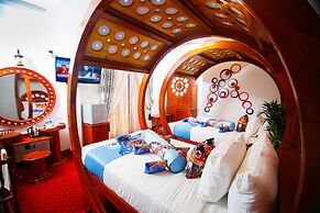 Hotel White House