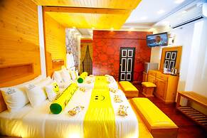 Hotel White House