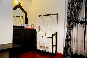 Hotel White House