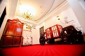 Hotel White House