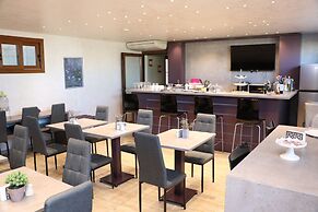 HOtello Guest Suites