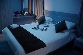 HOtello Guest Suites