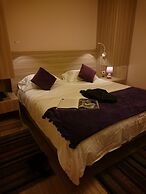 HOtello Guest Suites