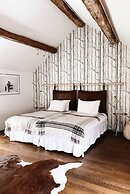 Indrani Lodge