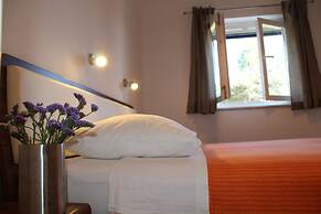 Gorgonia Suites