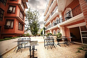 DOM Himalaya Hotel