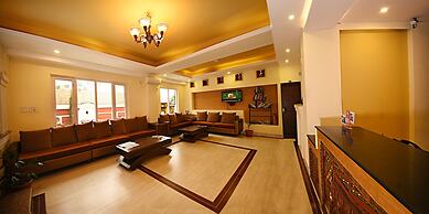 DOM Himalaya Hotel
