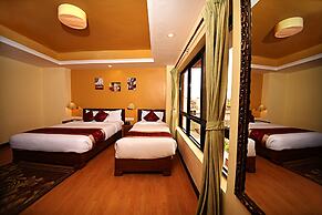 DOM Himalaya Hotel