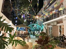 DOM Himalaya Hotel