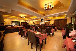 DOM Himalaya Hotel