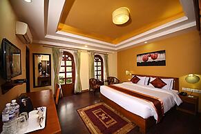 DOM Himalaya Hotel
