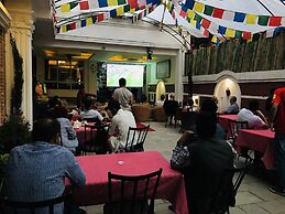DOM Himalaya Hotel