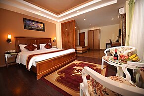 DOM Himalaya Hotel