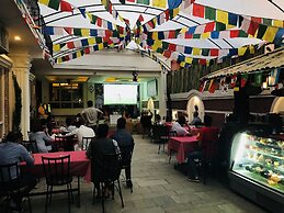 DOM Himalaya Hotel
