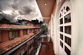DOM Himalaya Hotel